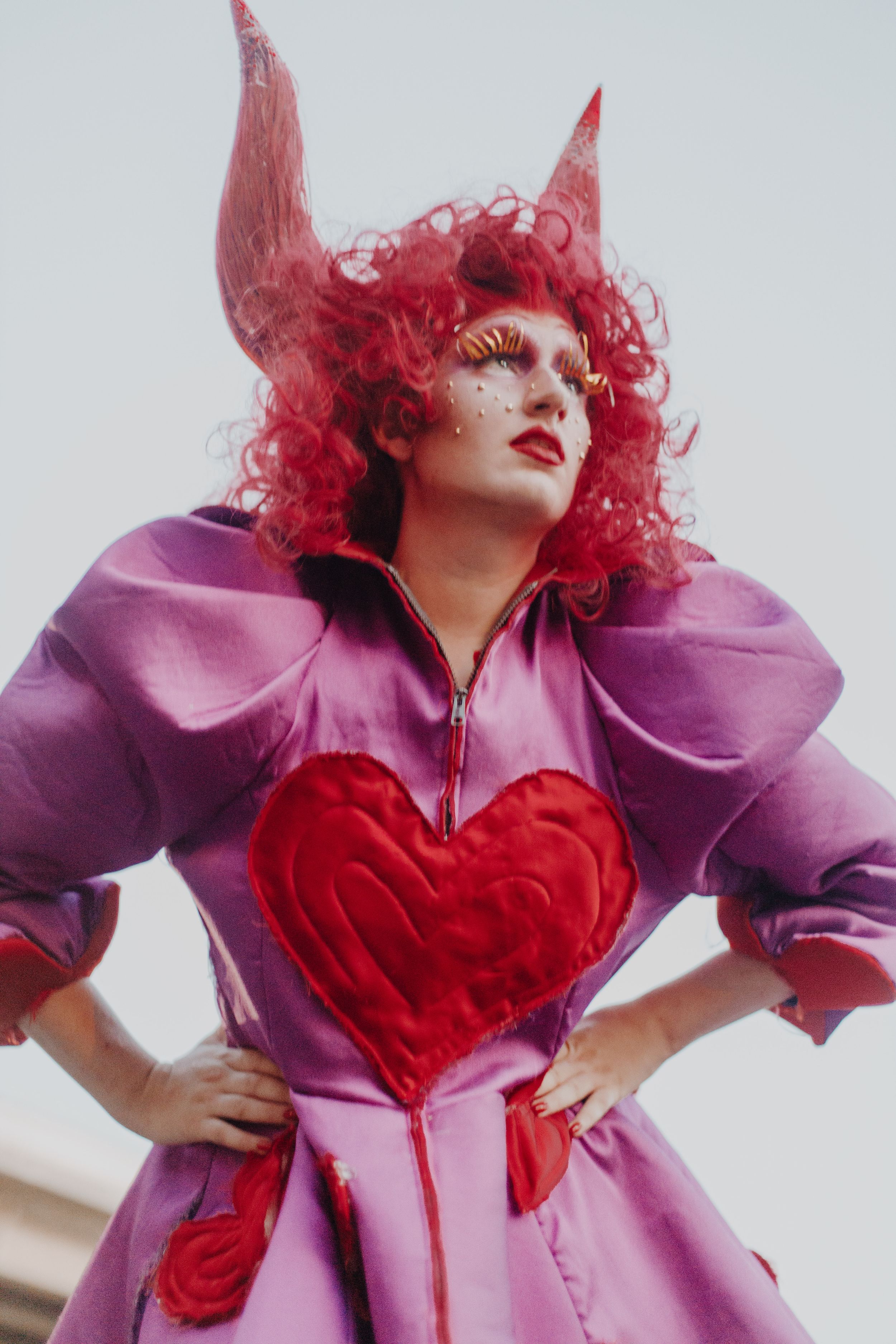 Photographe Clermont-Ferrand Auvergne Rhône-Alpes – séance photo artistique avec drag queen. Créativité, maquillage et performance.
