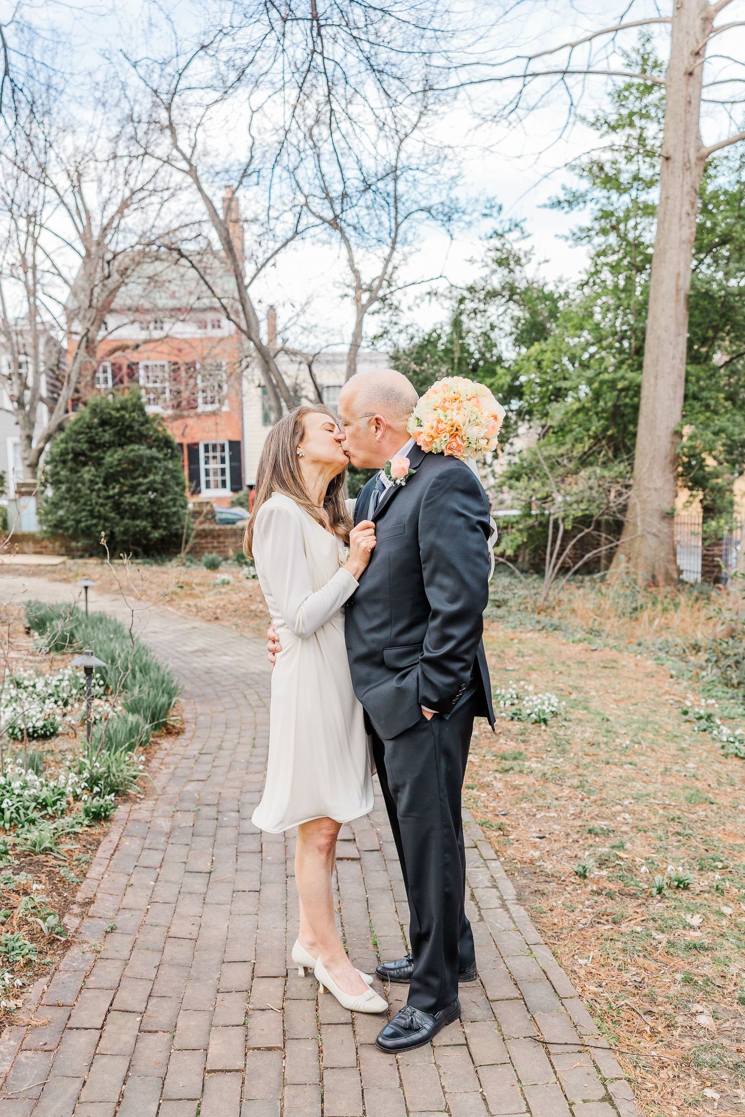 OLD TOWN ALEXANDRIA VIRGINIA ELOPEMENT PICTURES