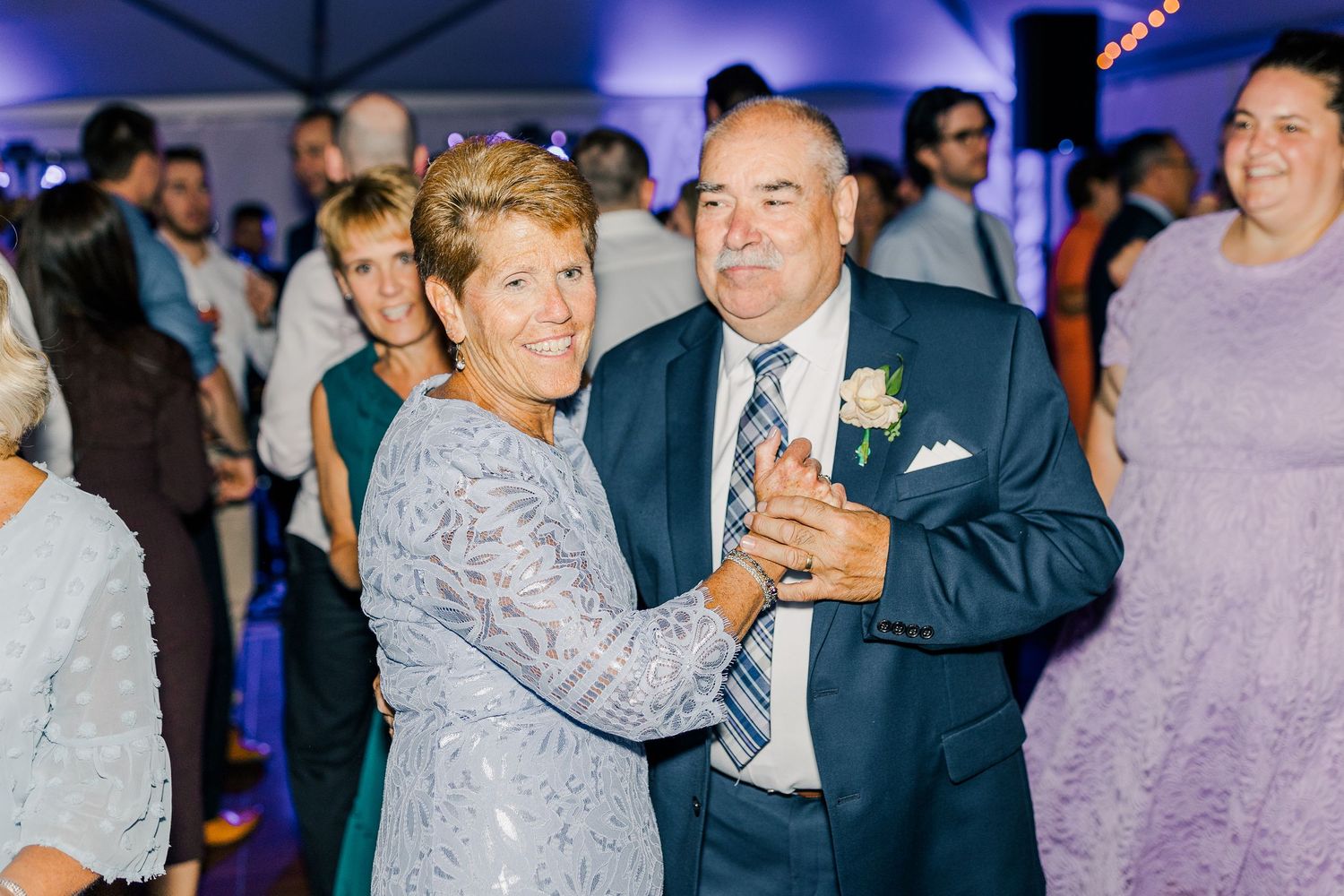 RUST MANOR HOUSE LEESBURG VIRGINIA WEDDING PICTURES RECEPTION