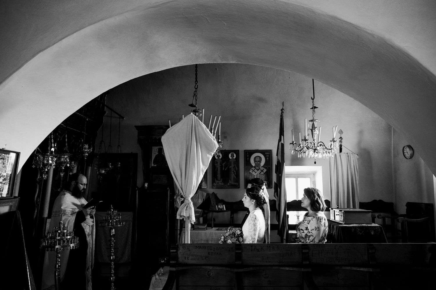 Santorini elopement photographer