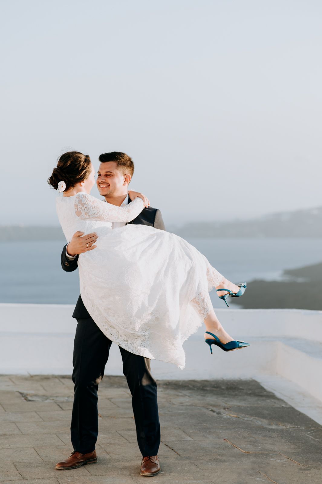Santorini elopement photographer