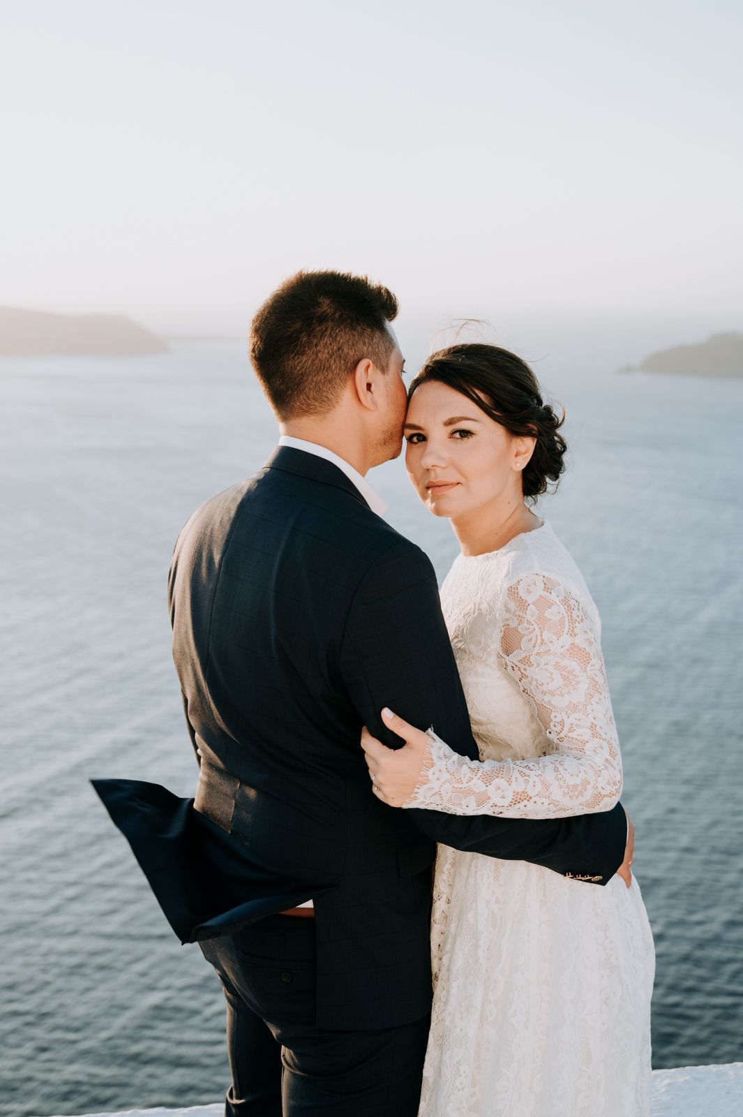 Santorini elopement photographer
