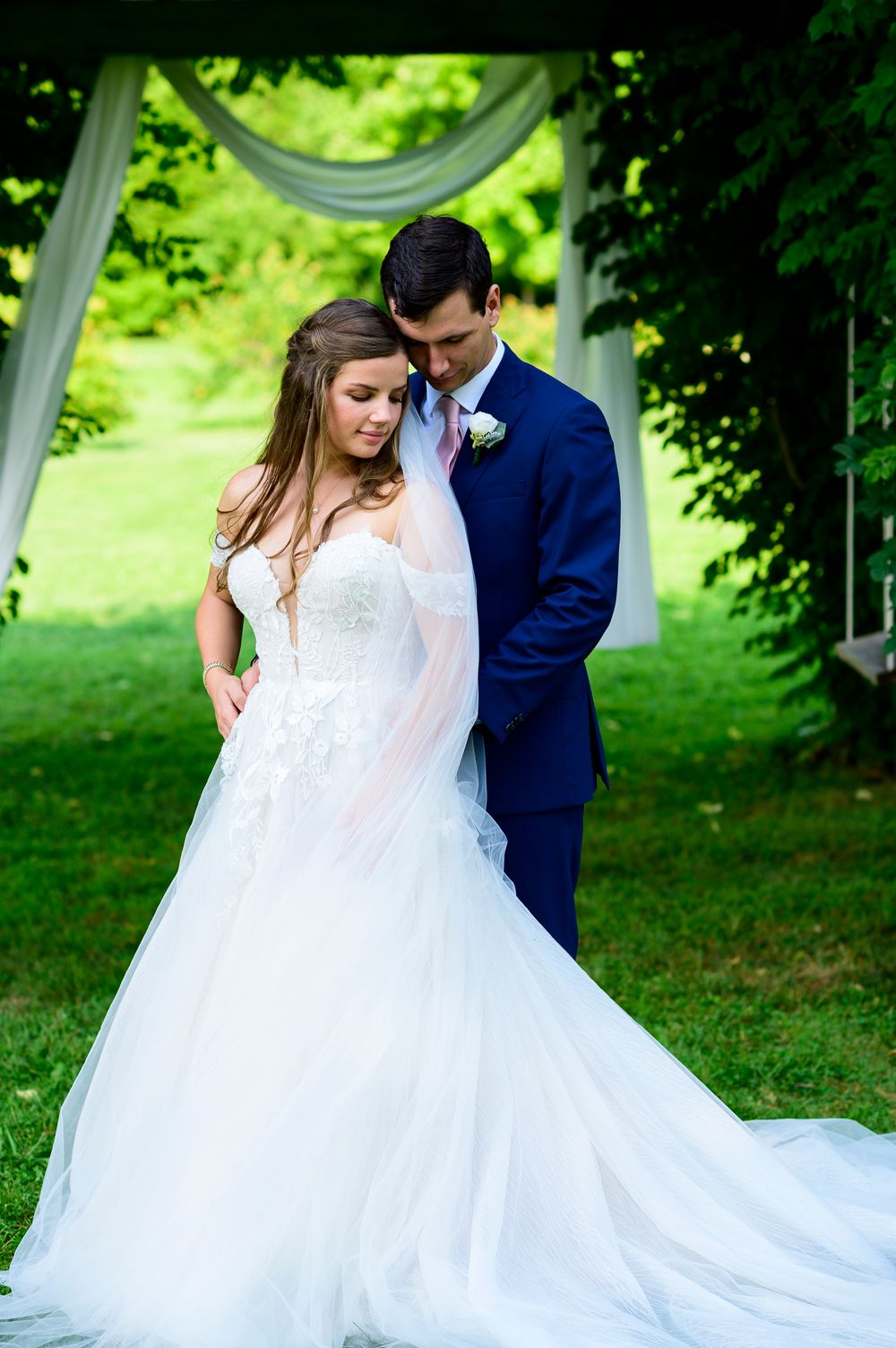 London Wedding Photographer Arrowwwod Farm Bride and Groom Standing Close Spirits Intrigued Photography 2022
