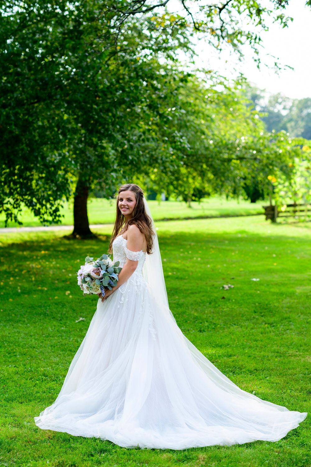 London Wedding Photographer Arrowwwod Farm Bride Portrait from behind Spirits Intrigued Photography 2022