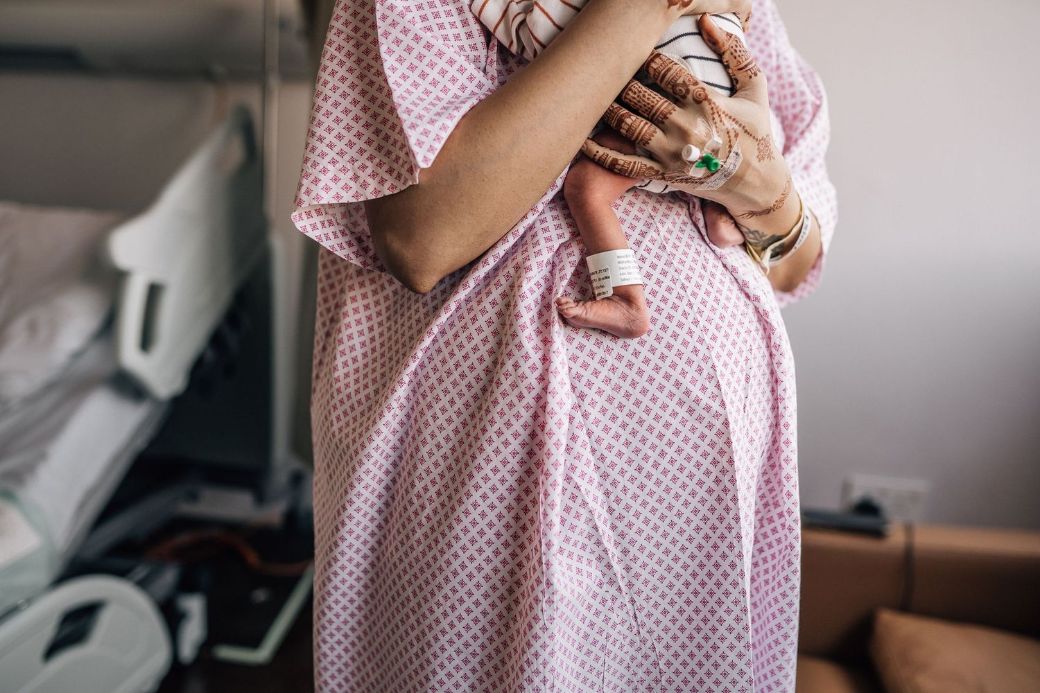 dubai-hospital-newborn-shoot