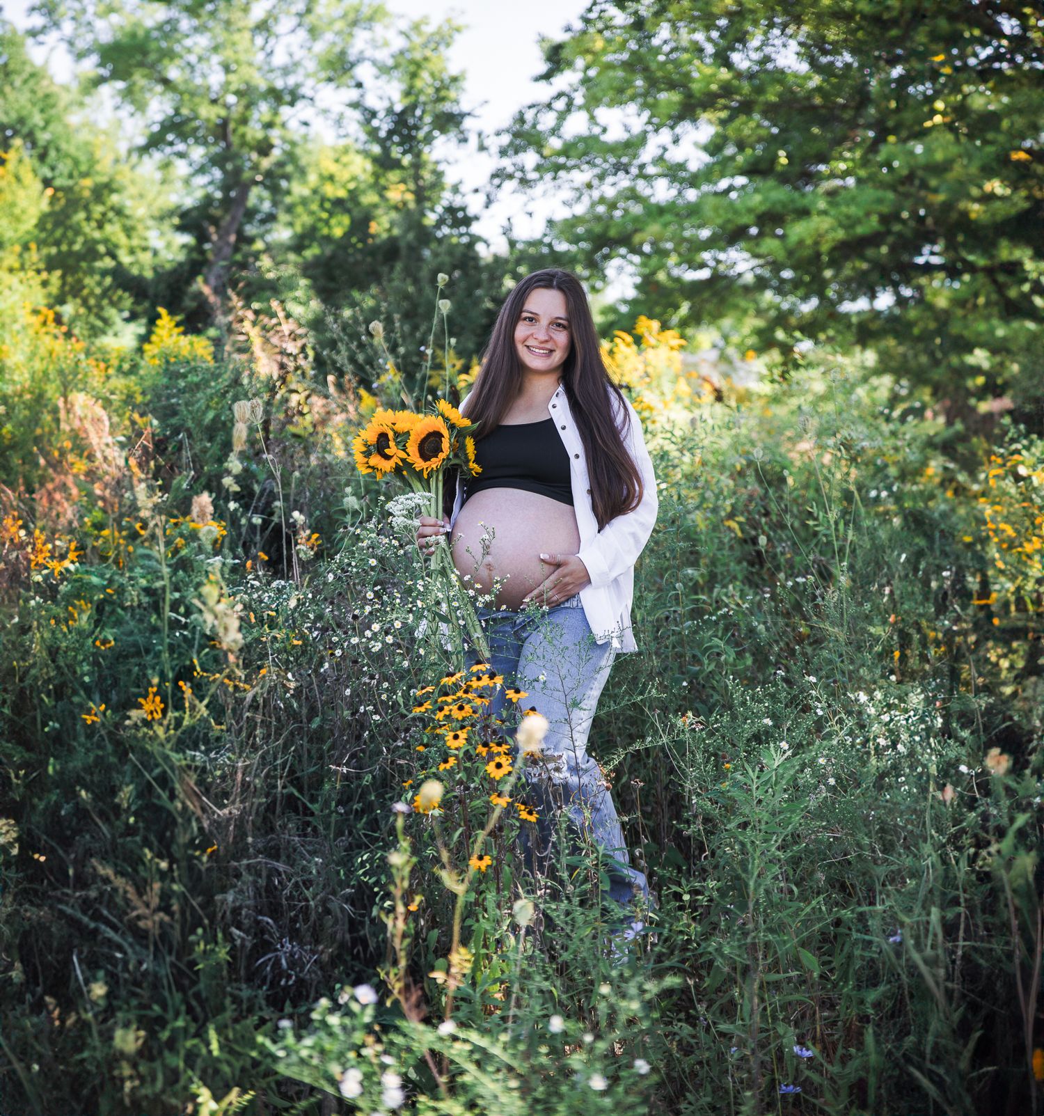 outdoor maternity photoshoot in Schaumburg, IL maternity photographer in Bartlett, IL