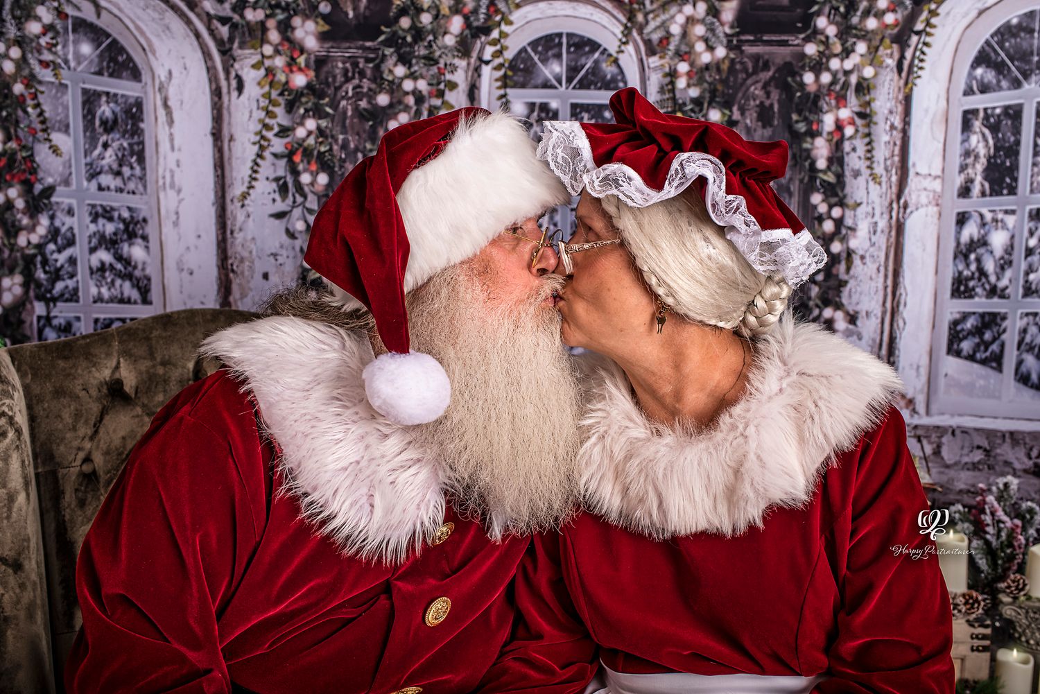 Pictures with Santa & Mrs. Claus; Santa mini session; Lexington, SC Christmas minis; Christmas pictures with Santa