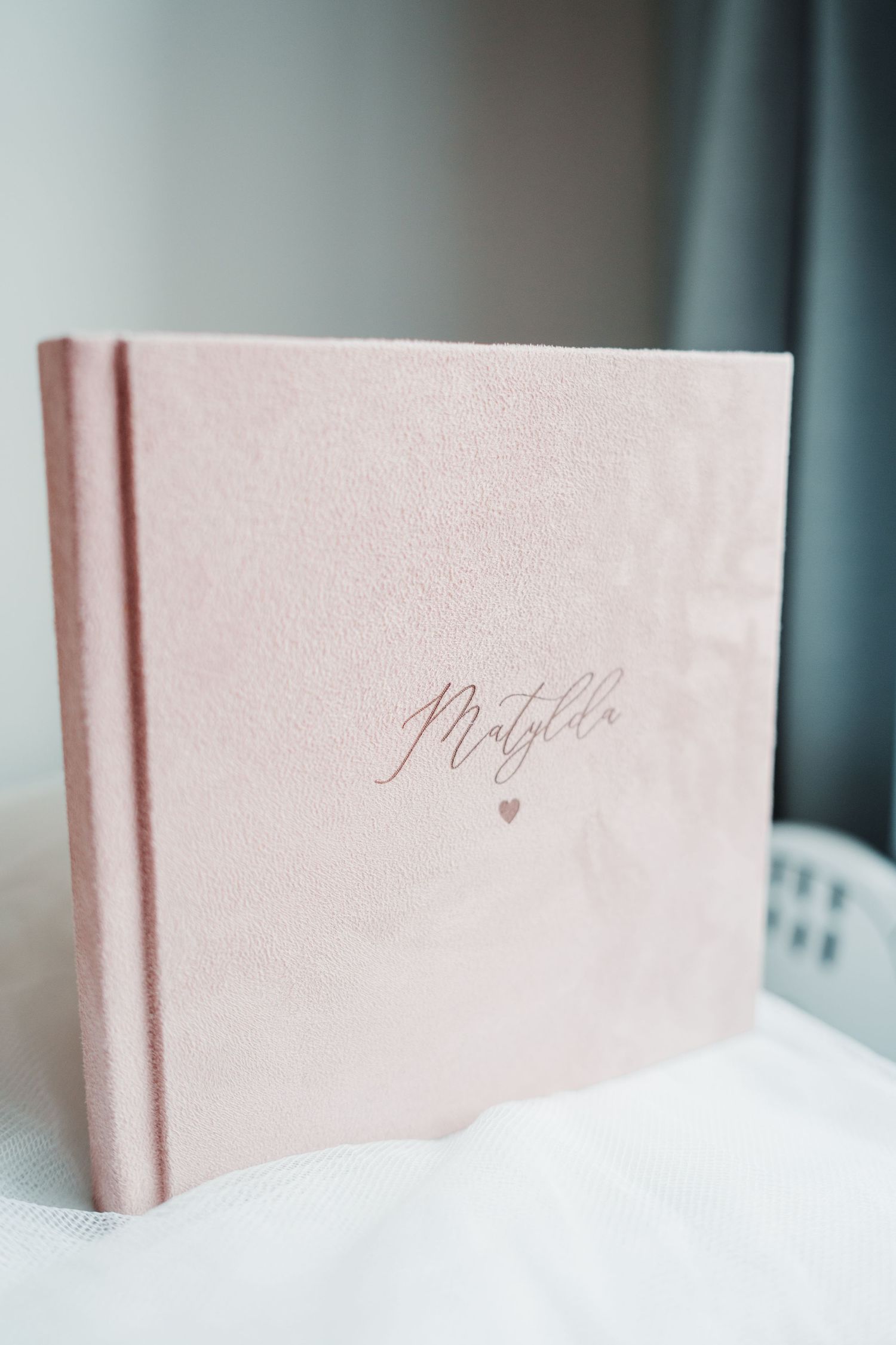 pink family photobook Emilia Czarnota Photography