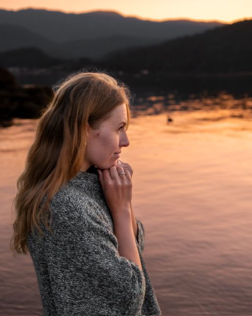 Autumn Fall sunrise photo portrait session Cates Park Deep Cove North Vancouver