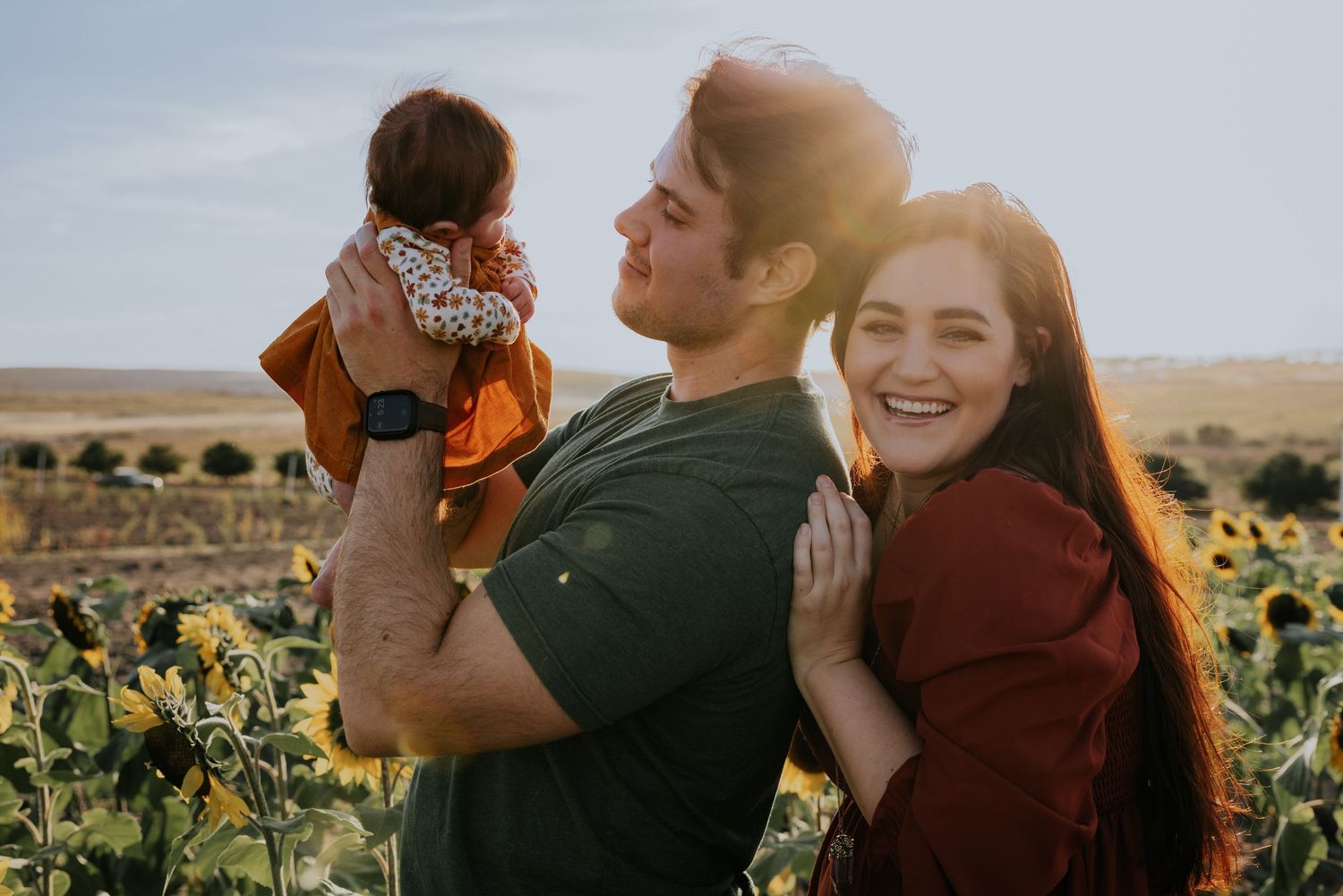Sunflower Magic: Family & Couple Mini Photo Sessions at Southern Hill Farms in Clermont, FL