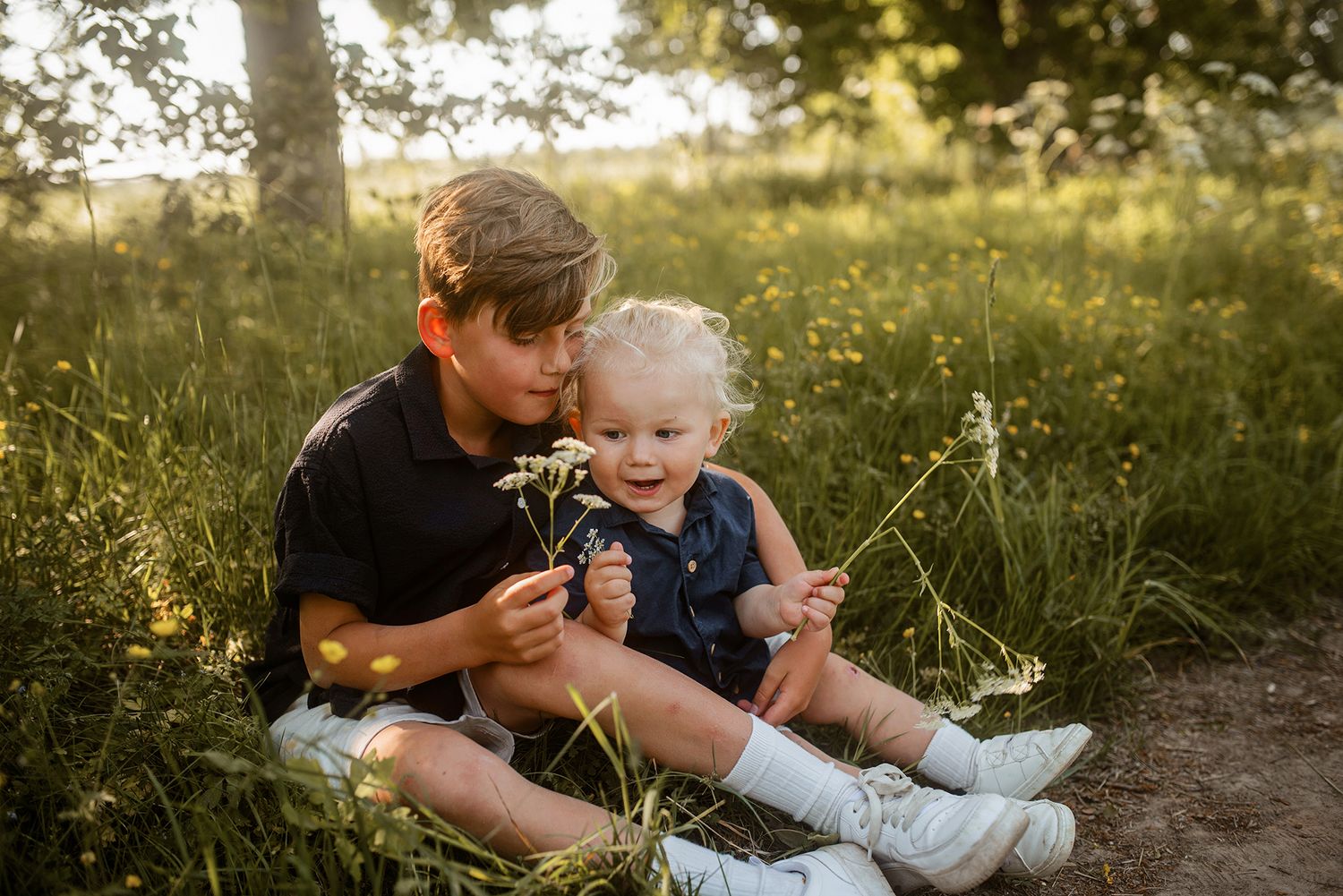 Familjefotograf Jönköping och Habo. Familjefotografering. Syskonfotografering.