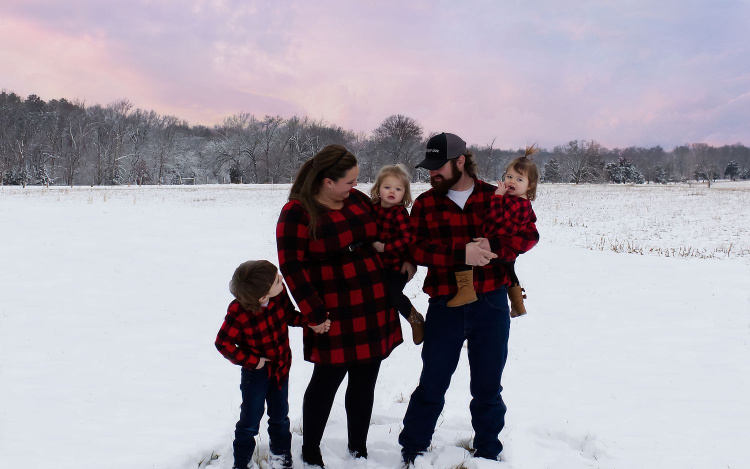Family of five winter snow photos Cindee Miller Give It A Shot Photography St. Louis family photographer