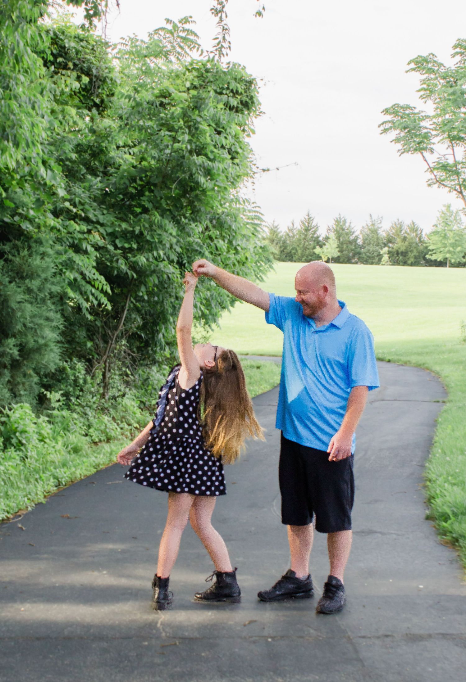 Dad and daughter Father's Day family pictures Quail Ridge Park St. Louis Give It A Shot Photography