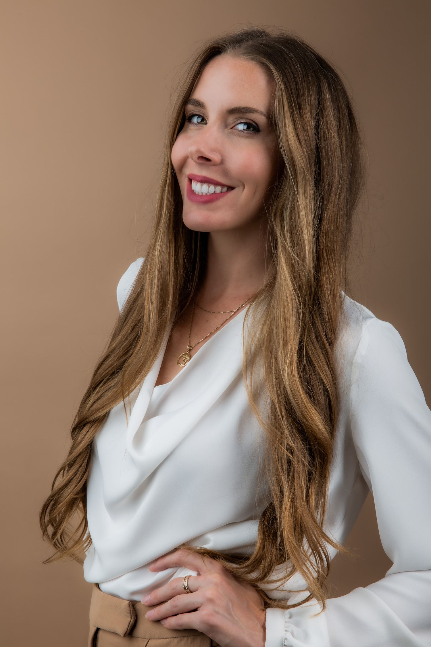 Tess Widener during her corporate shoot in Dubai by Stela McMillan Photography.