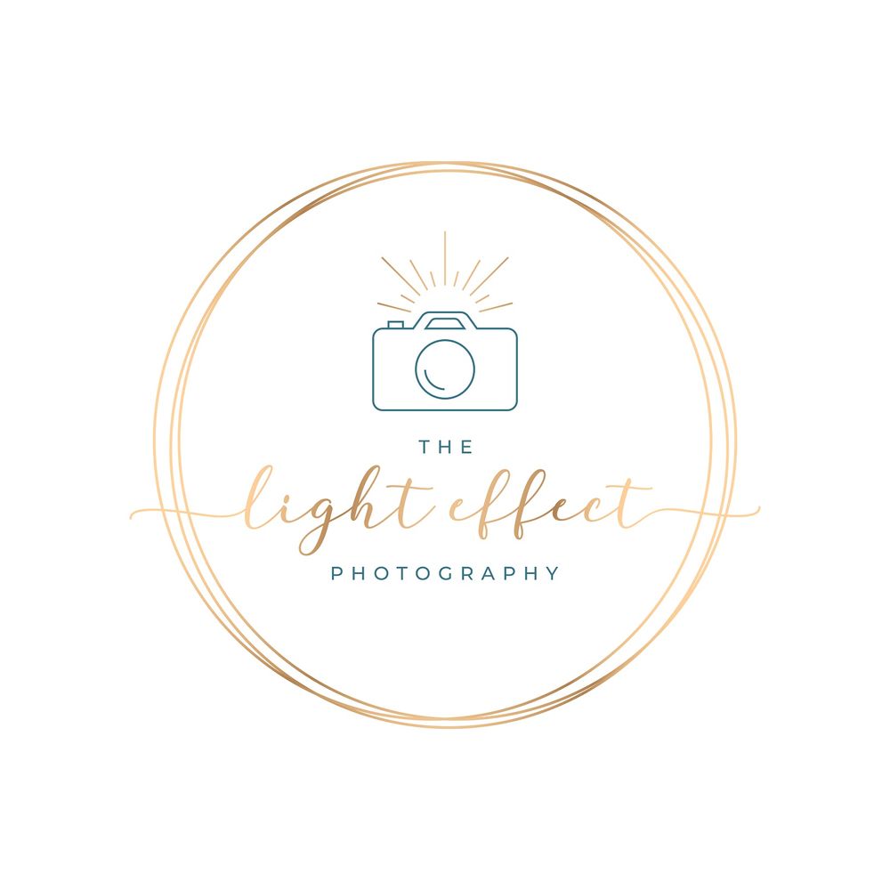 Elegant photography logo design with camera icon and gold circular frame. the light effect photoshoot.