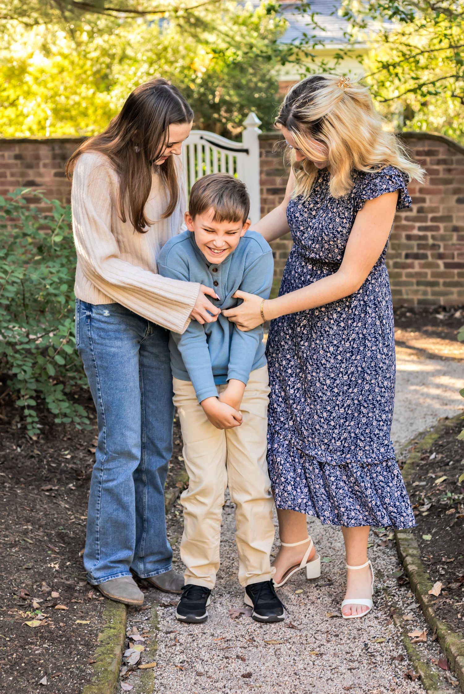 Charlottesville family, newborn, senior, baby, and maternity photographer.