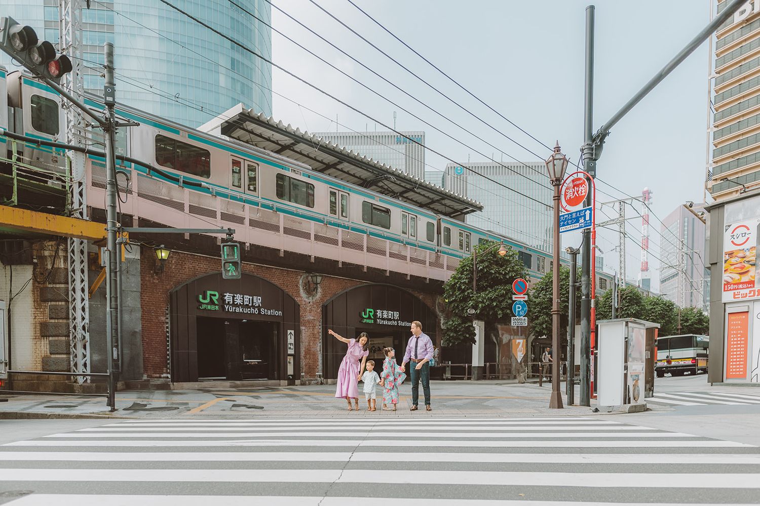 Joyful family portraits with natural style captured in Tokyo vacation photography by Miki Sakai