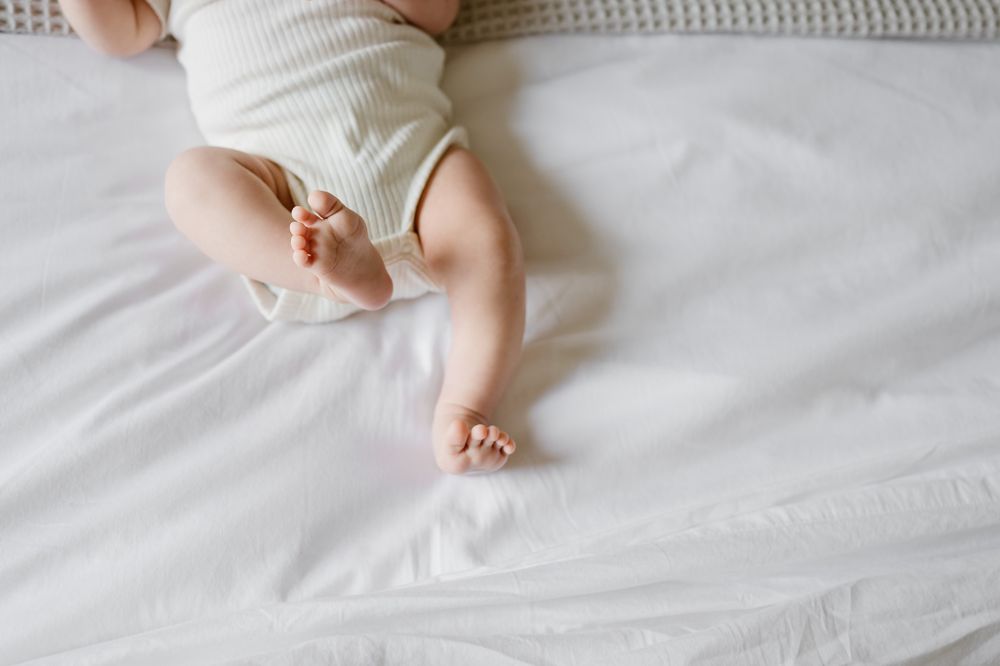 baby-legs-kicking