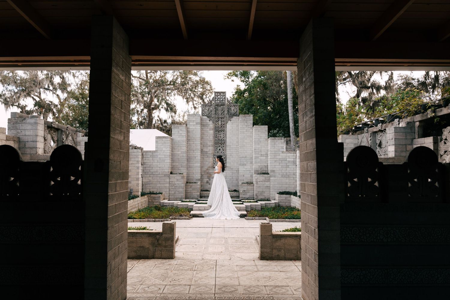 beautiful photo of the bride by herself