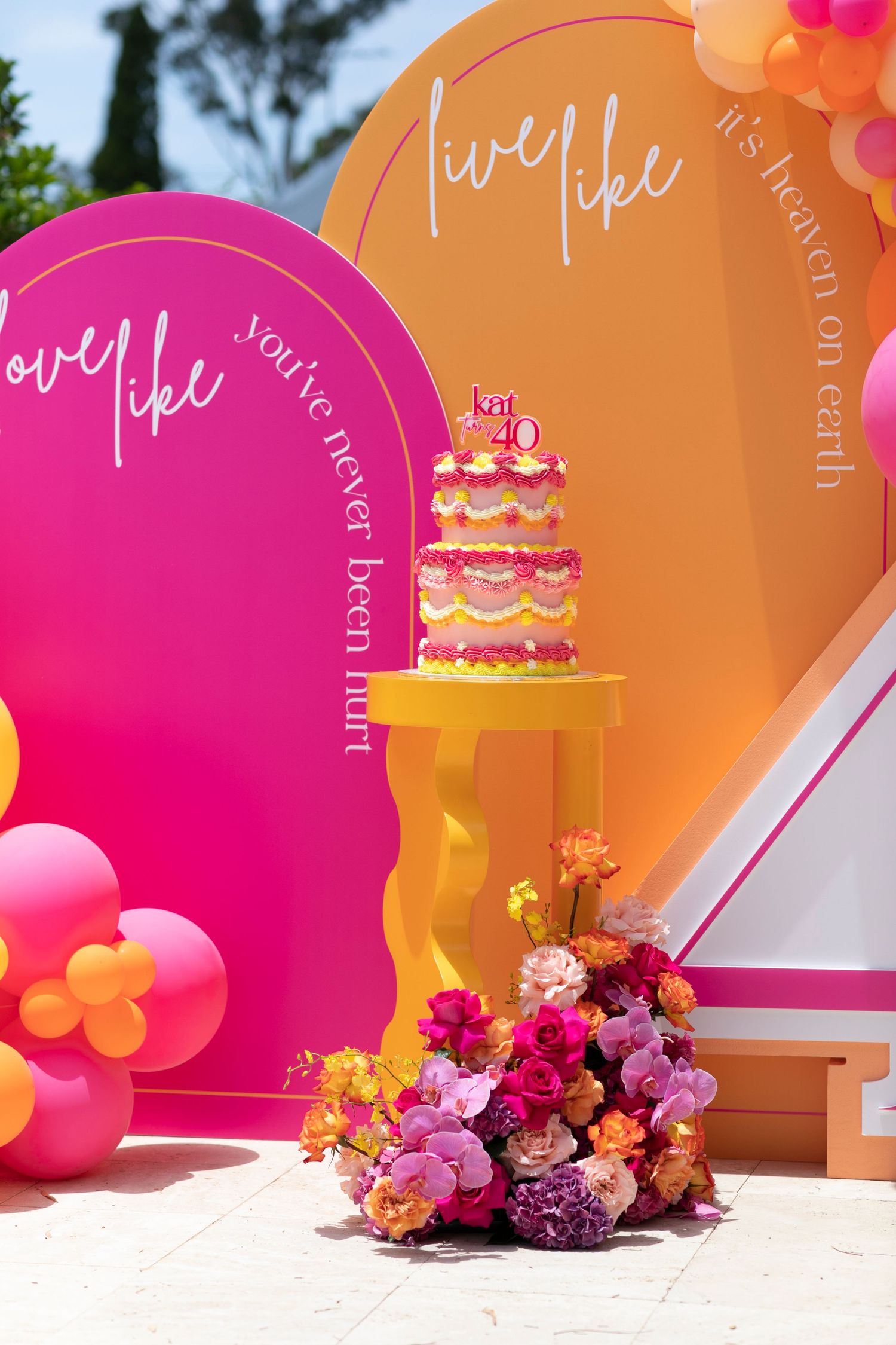 DECOR | EVENTS | BIRTHDAYS | SOIREE | OUTDOORS | COLOURFUL | CAKE