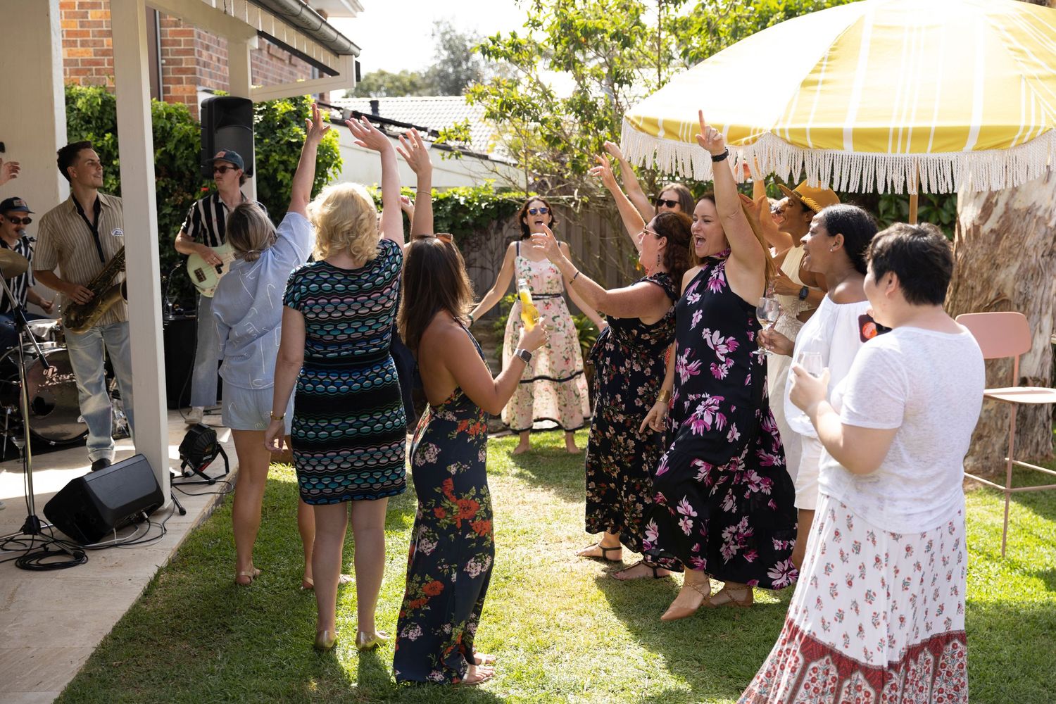 DECOR | EVENTS | BIRTHDAYS | SOIREE | OUTDOORS | COLOURFUL | GUESTS