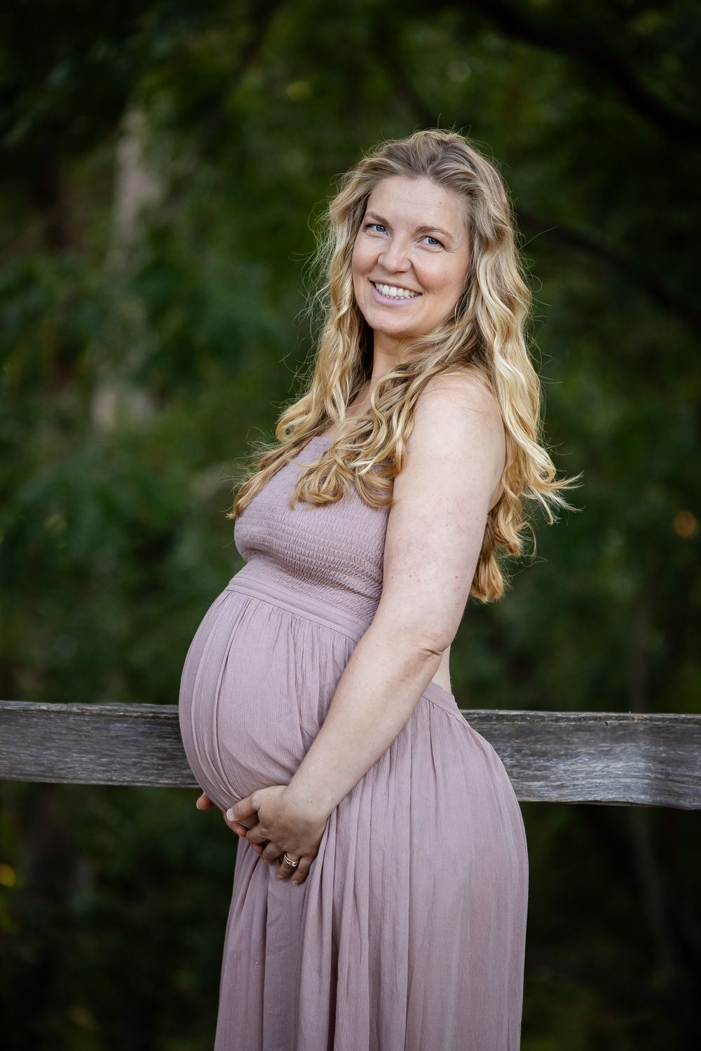 Maternity photo session at Los Gatos' Vasona Park by Los Gatos Family and Newborn Photographer Cindy Tucey