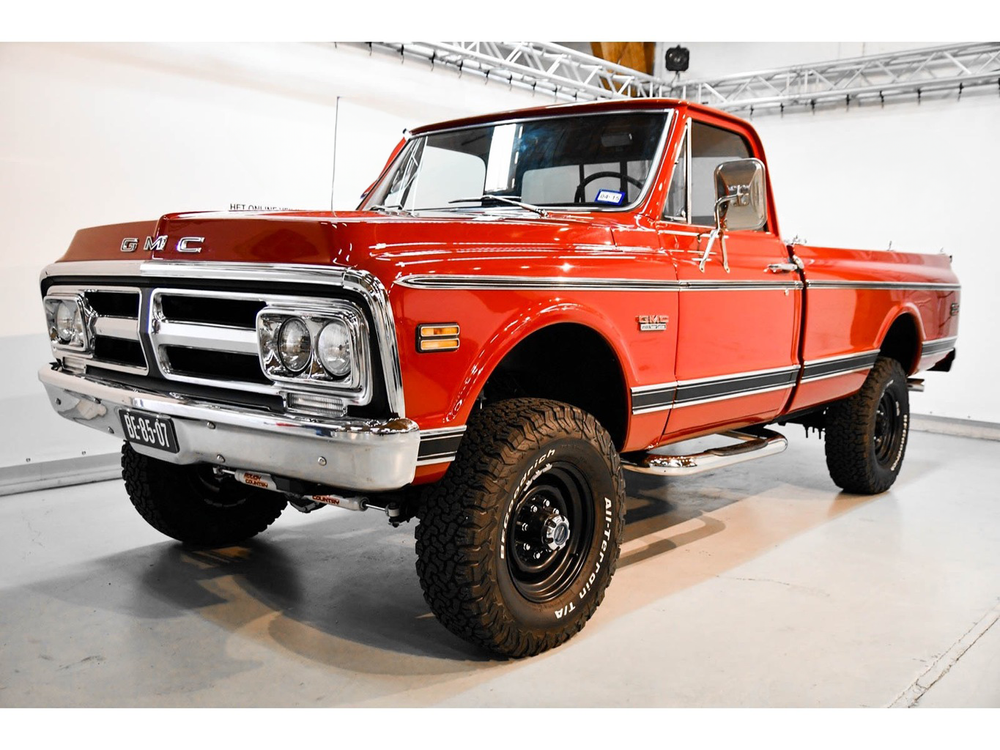 GMC K2500 Super Custom: Een robuuste en op maat gemaakte 4x4 die klaar is voor avontuur en hard werk.