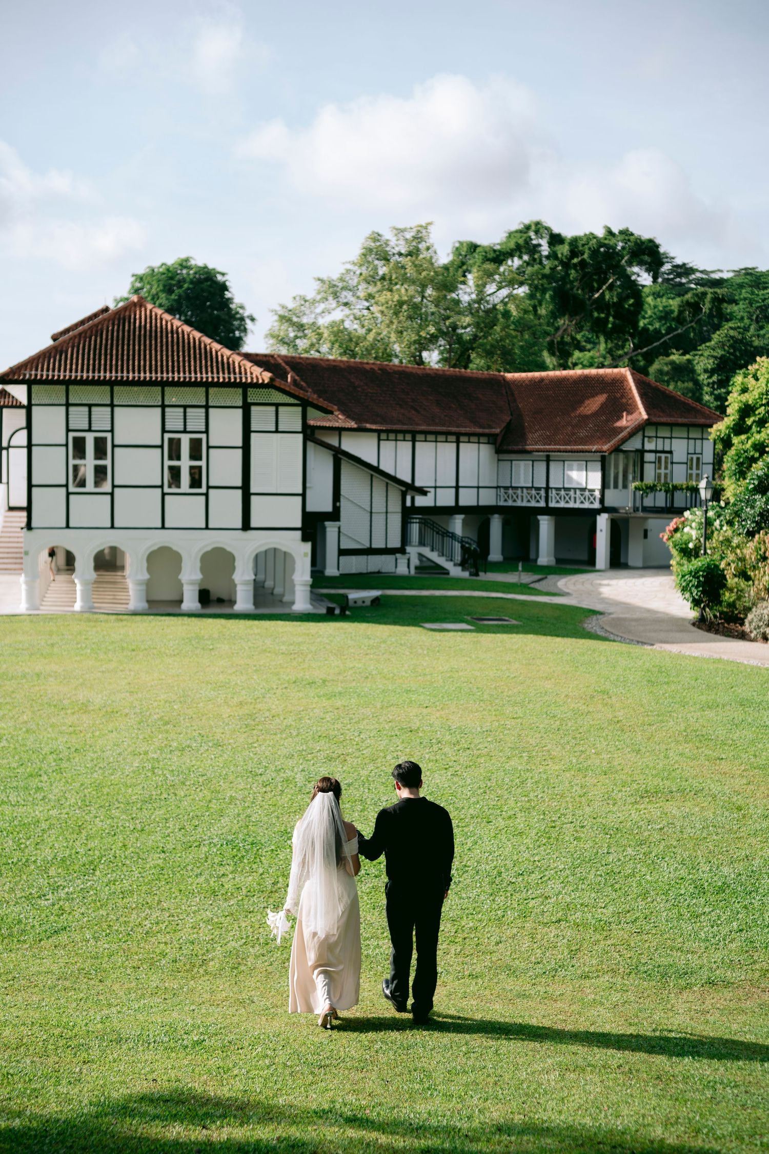 Wedding photographer and wedding videographer in Singapore with affordable wedding photography and videography services