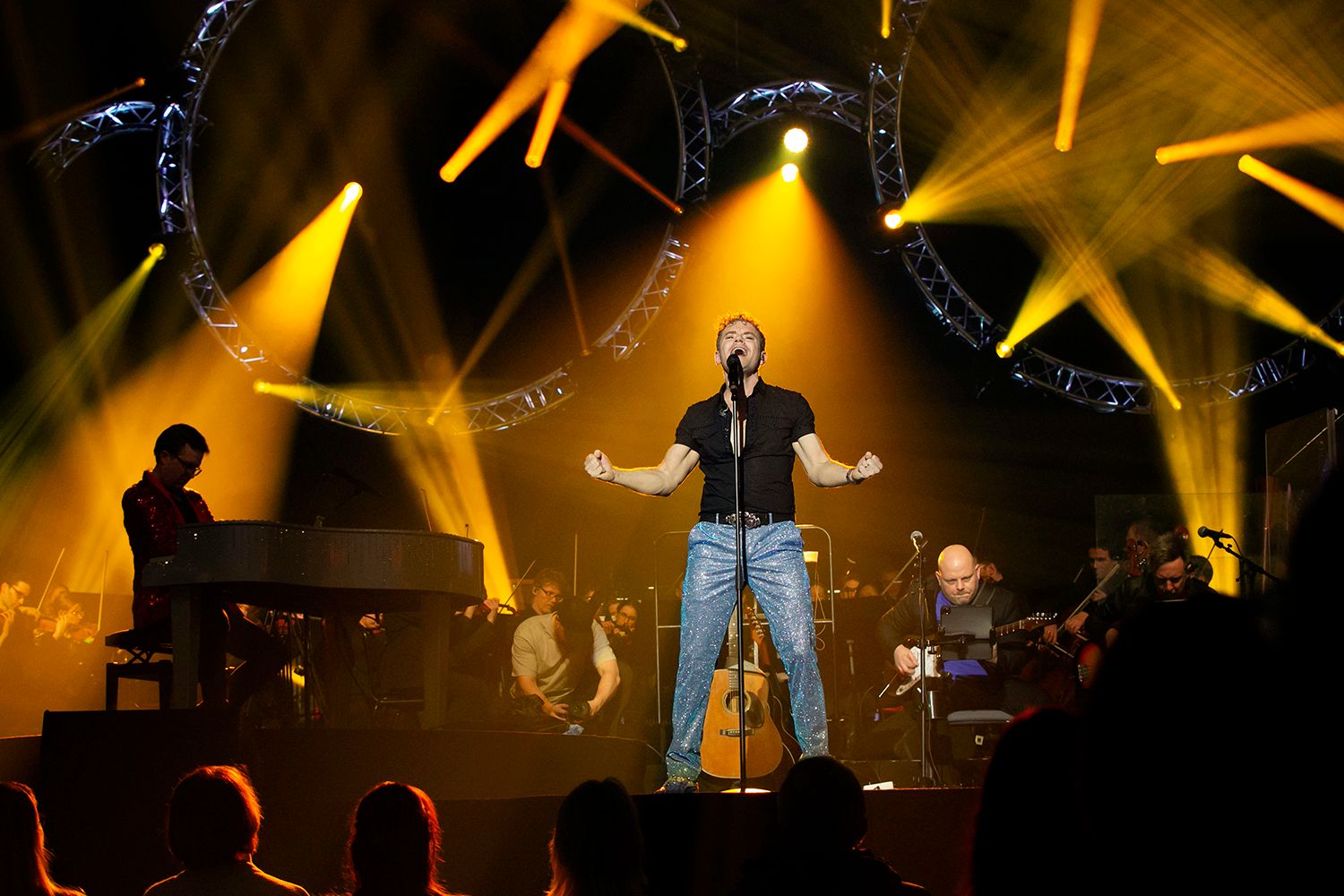 Peter Johanssons celebrating the music of elton John I SAAB arena I Linköping. Fotograf Rebecca Nordin.