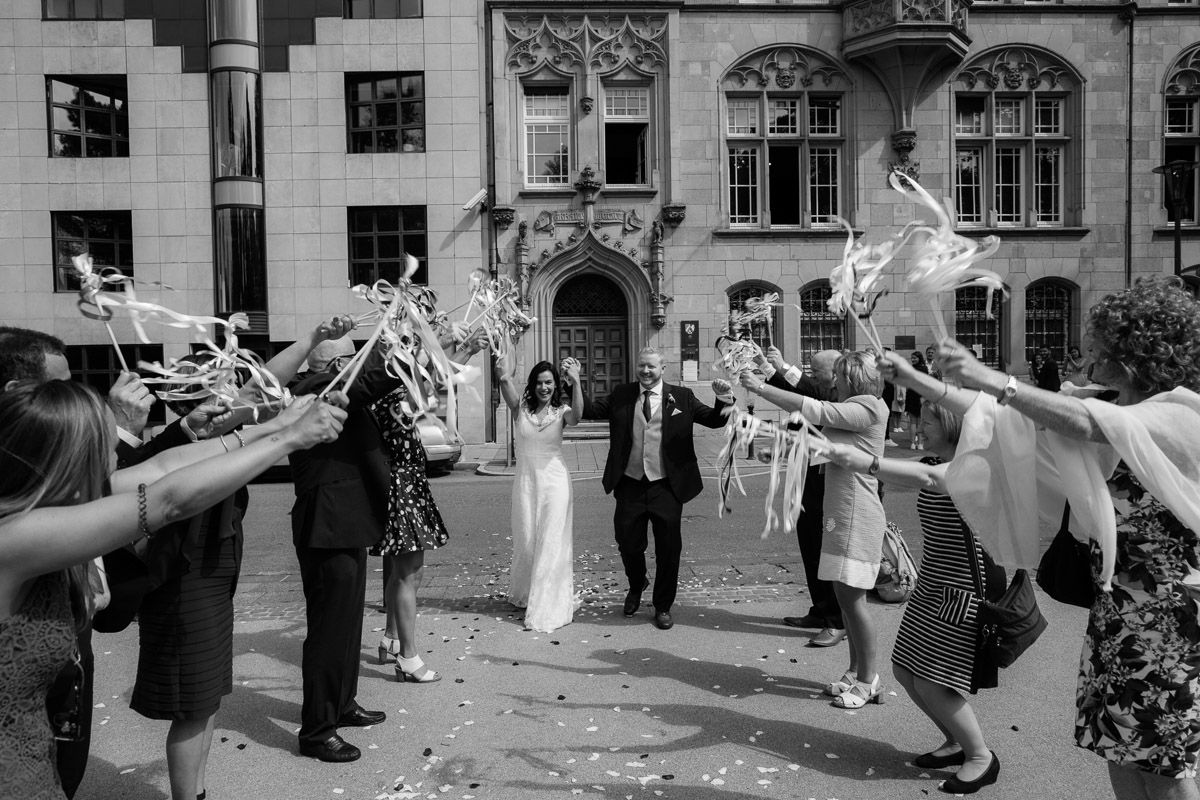 Empfehlung Hochzeitsfotograf in Köln, der kreative und emotionale Hochzeitsfotos bietet und eure unvergesslichen Momente dokumentiert