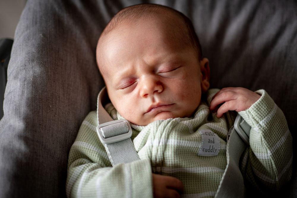 baby led poses