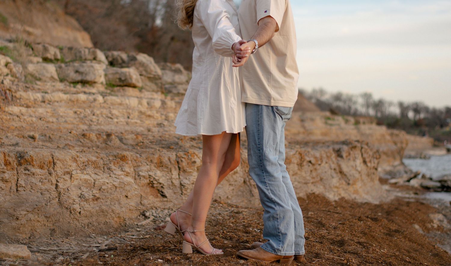Stunning golden hour engagement photos at Grapevine Lake in Flower Mound, Texas