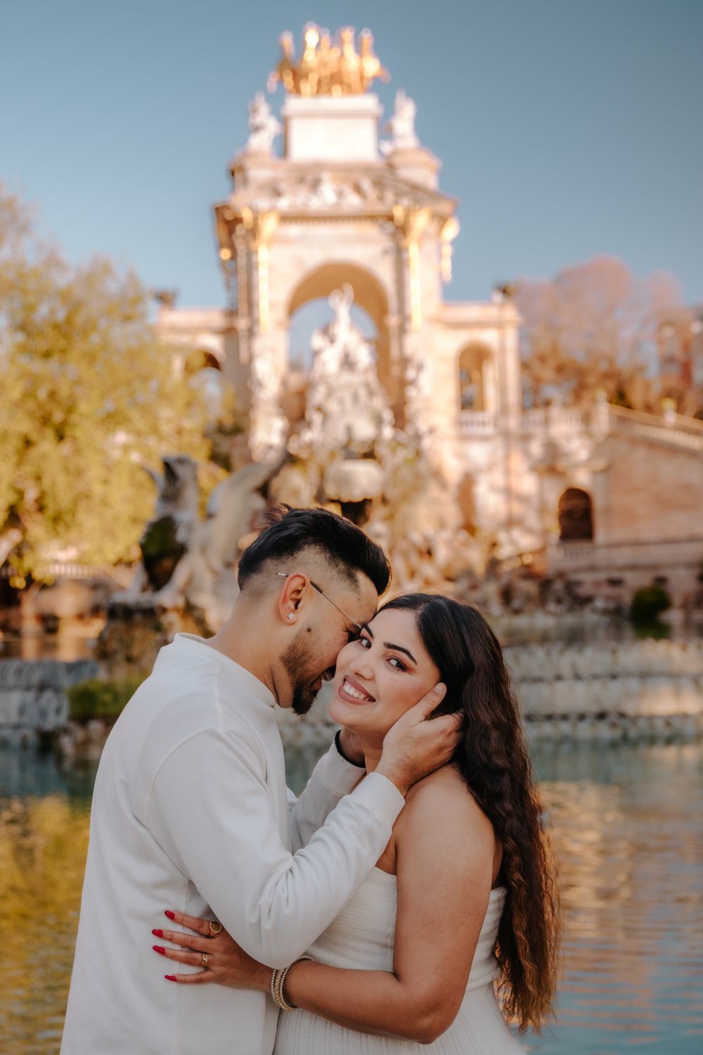 Tender maternity portrait fountain backdrop Barcelona Maternity photoshoot Barcelona BarcelonaLoversPH