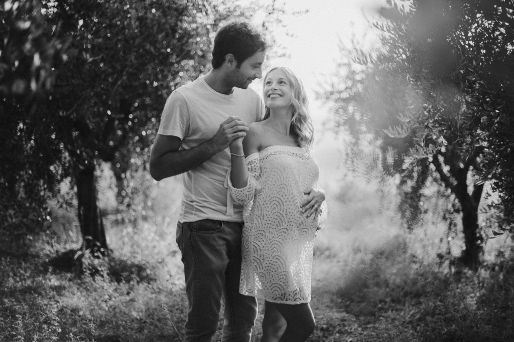 servizio fotografico gravidanza Verona all'aperto