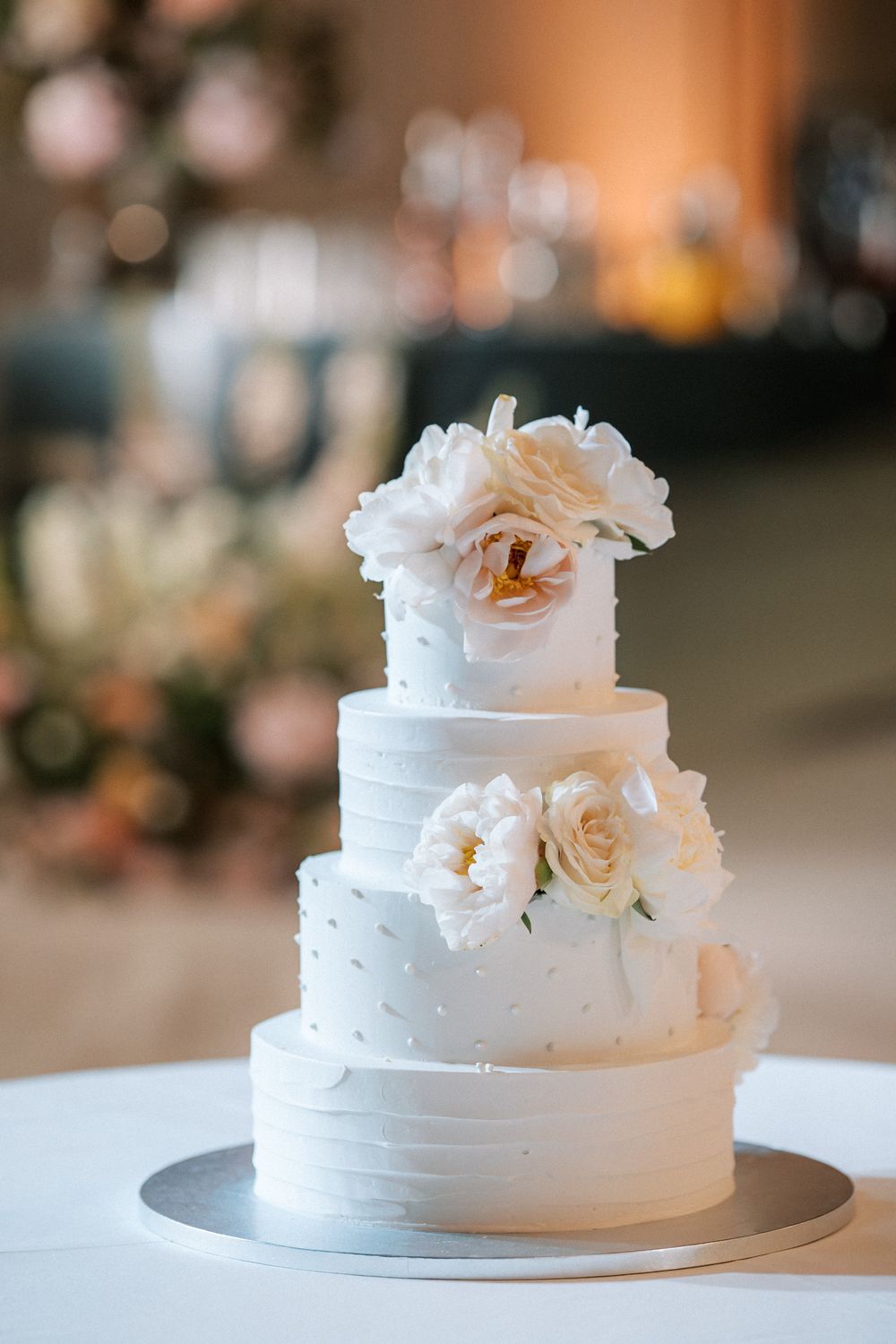 Wedding cake detail at Palácio do Correio-Mor reception in Portugal