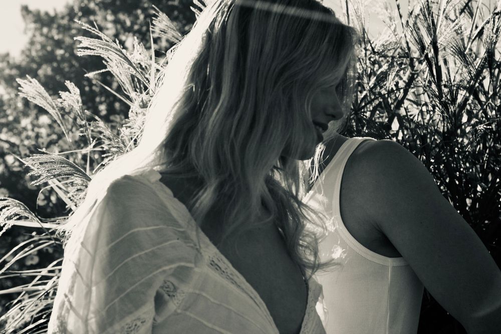 Couple Photography by Izya Lebtahi, elopements, just married, weddings, best engagement photographer in East Coast area, New york City area
