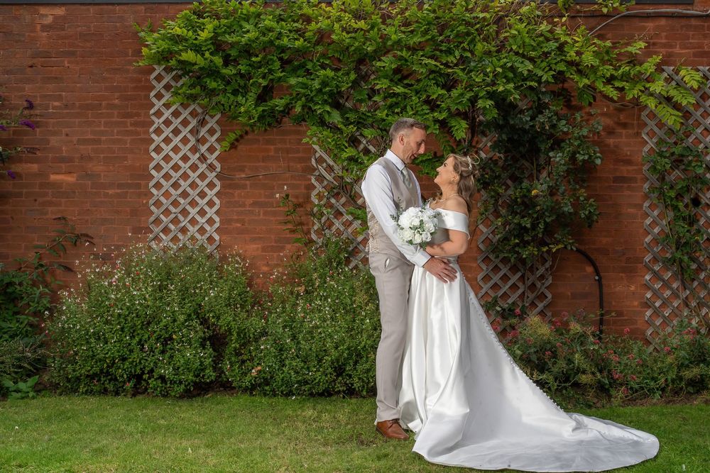 Lincolnshire-wedding-photographer-grimsby-award--Wottoon Hall Estate