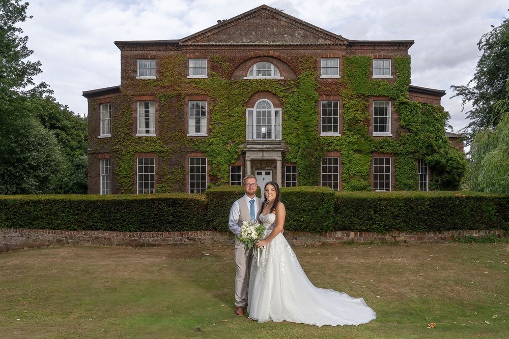 Lincolnshire-wedding-photographer-grimsby-award-winning-Wottoon Hall Estate