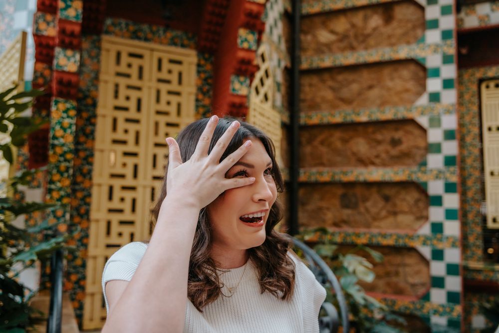 Romantic couple moment at Casa Vicens