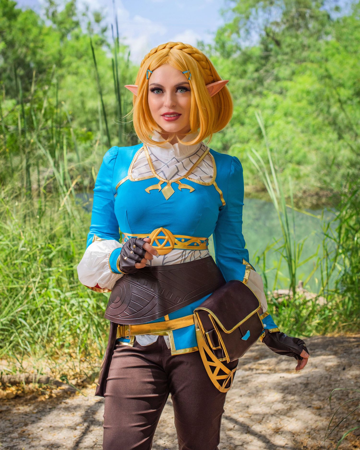 Leahchu Cosplay | Link