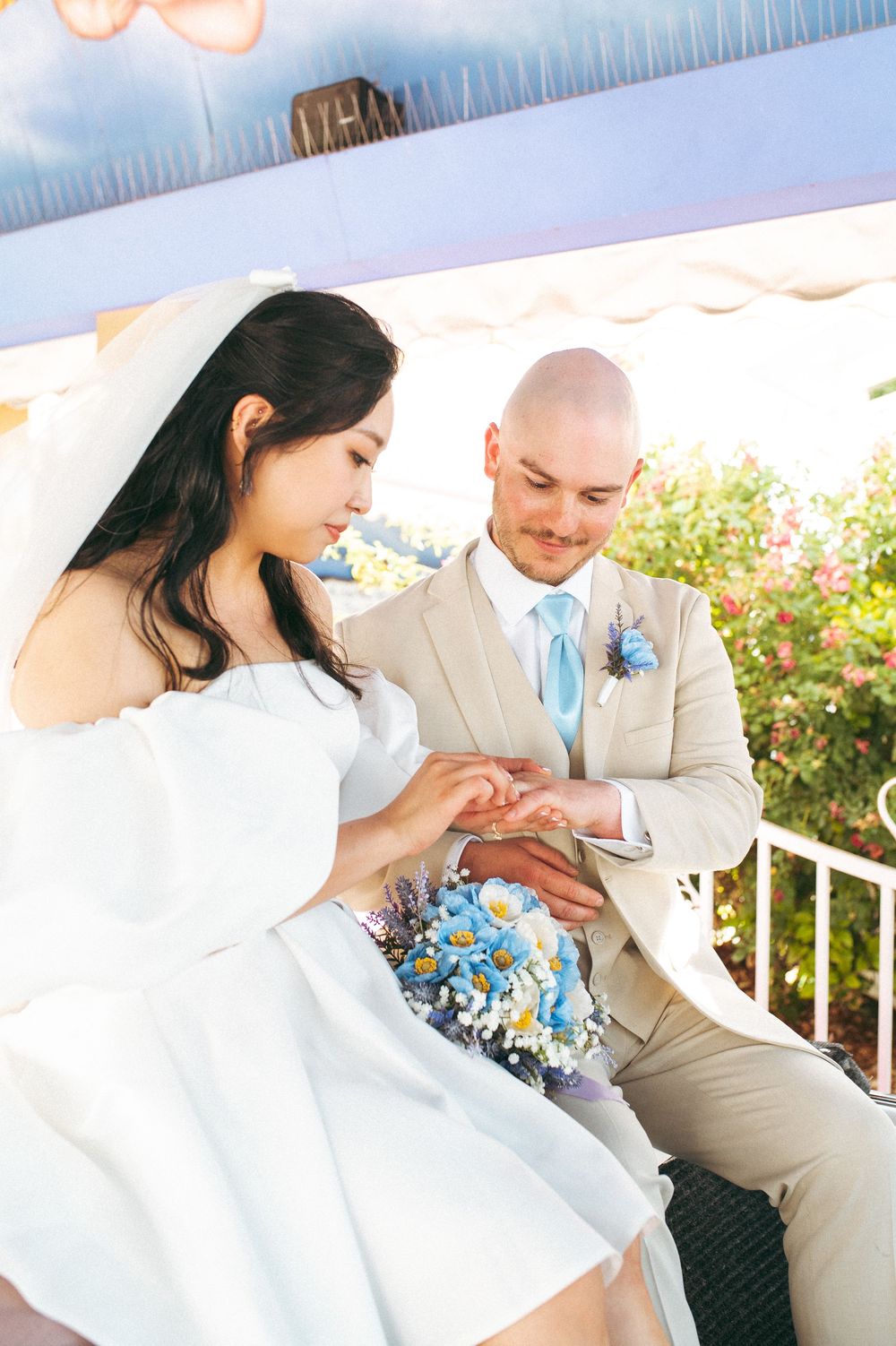 Las Vegas elopement photographer