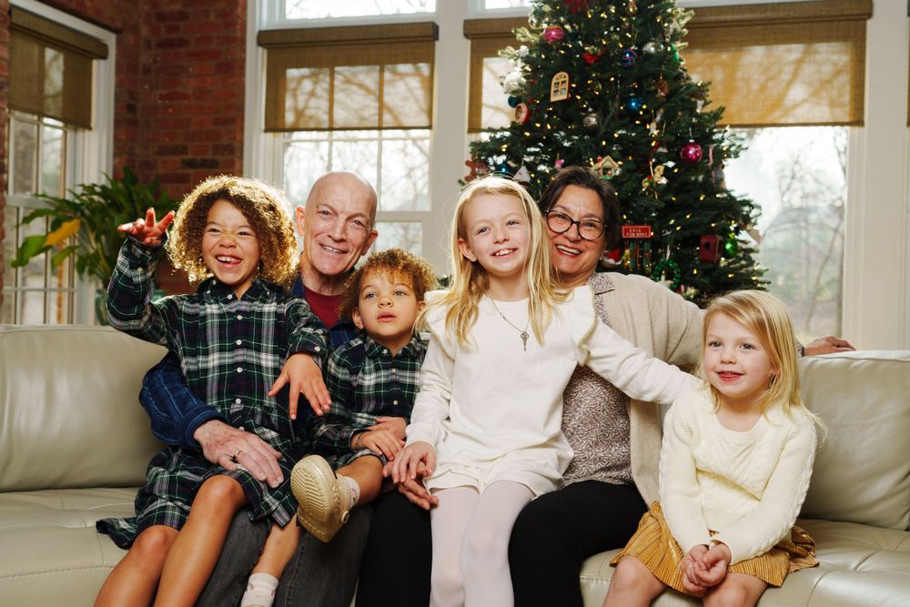 Family Christmas portrait session in Potomac, MD. Photographed by Joey Rushfield of the DMV area.