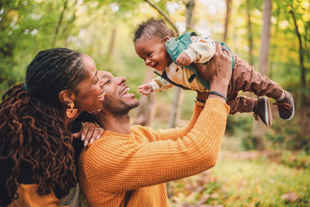 Family portrait session in Rollins Park, Rockville, MD. Photographed by Joey Rushfield of the DMV area.