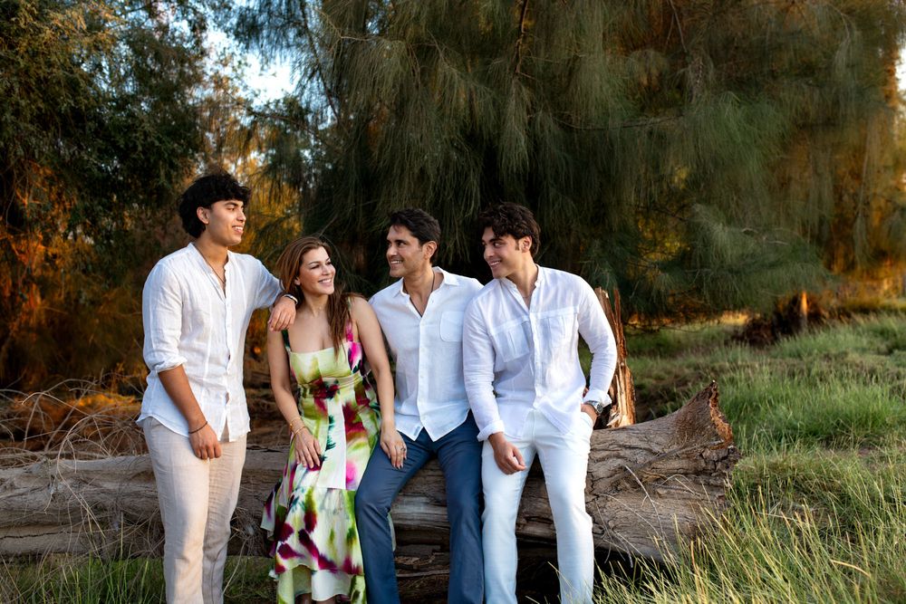 family of 4 photoshoot dubai