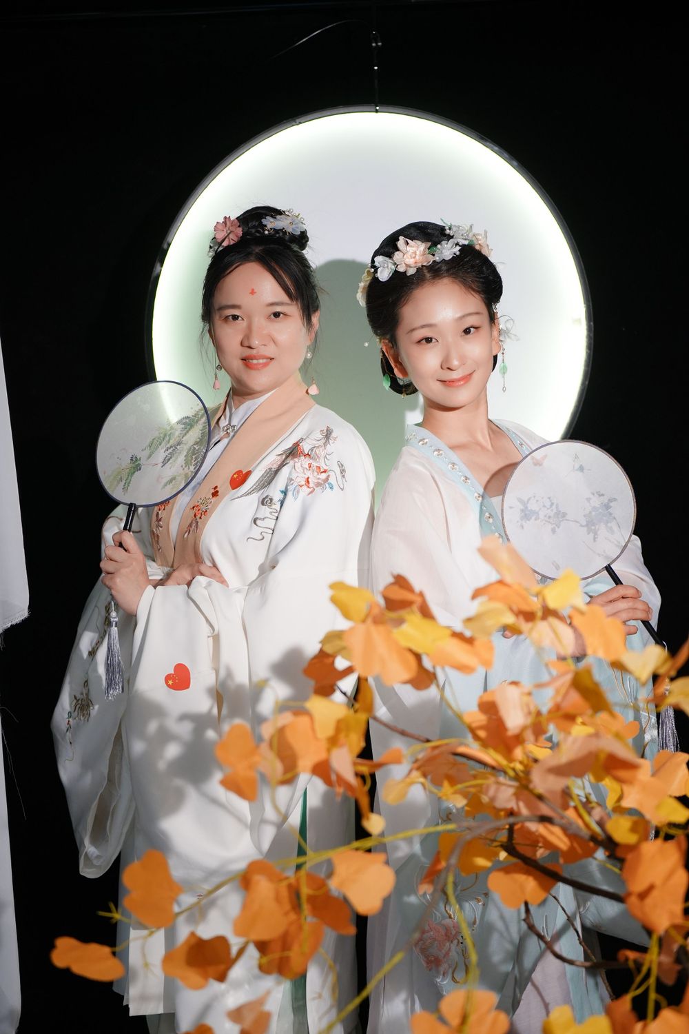 Elegant Mid-Autumn Moon Festival event portrait featuring traditional Hanfu and floral styling, by an Auckland event photographer.
