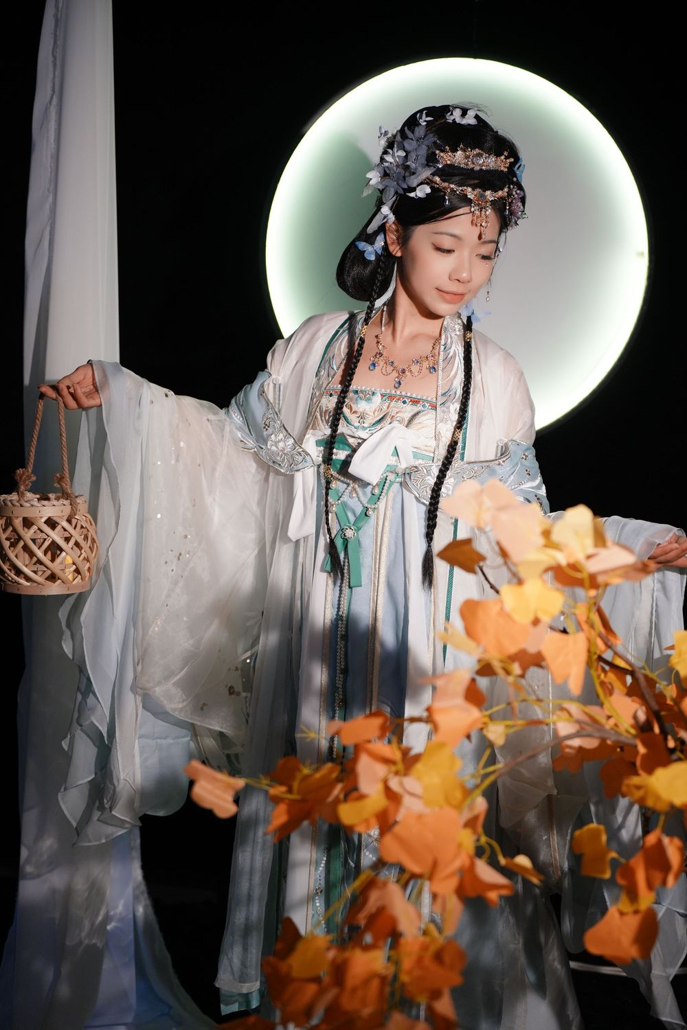 Elegant Mid-Autumn Moon Festival event portrait featuring traditional Hanfu and floral styling, by an Auckland event photographer.