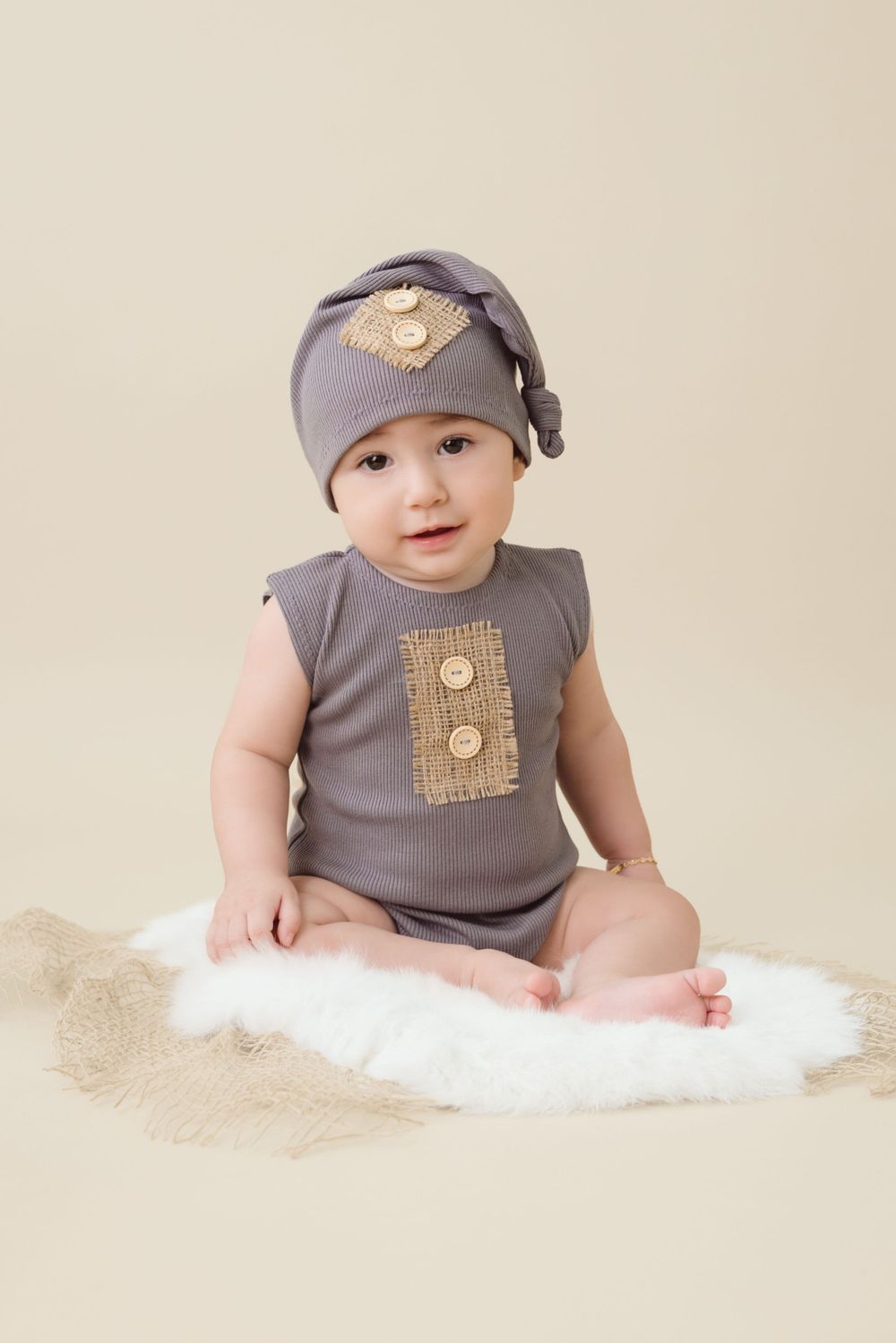 Sitting-up milestones photoshoot by D. Dream Photography by Keily Rotundo. Bradenton, Parrish, Lakewood Ranch, FL