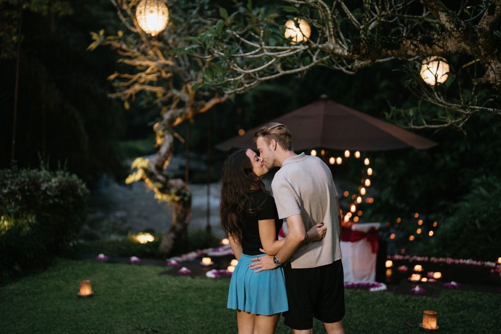 Romantic Bali proposal photoshoot at The Samaya Ubud surrounded by nature.