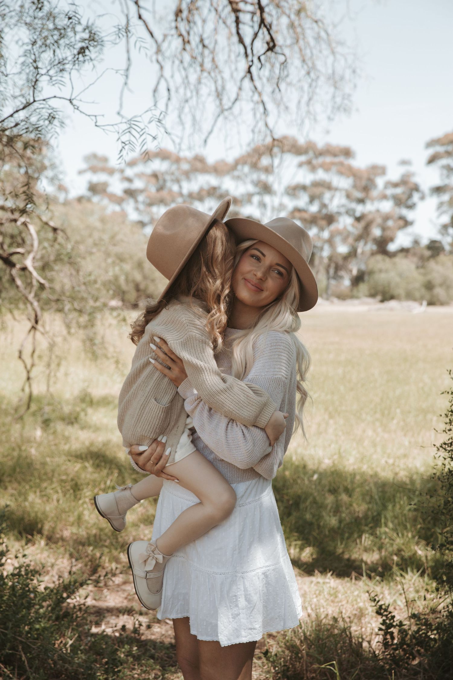 Country couple photoshoot, western couples photography, rustic romance, cowboy and cowgirl, countryside love story, golden hour portraits