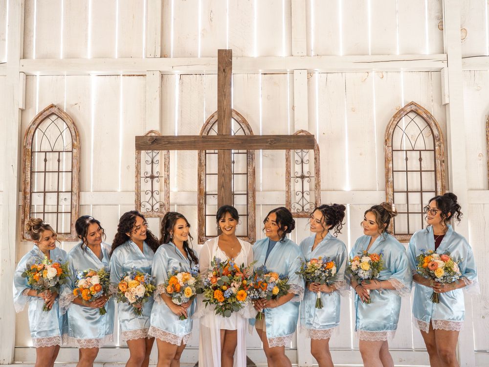 Wedding photography at Hochzeit Hall in Spring, TX. Natural light, candid moments, wedding session, timeless documenting, lifestyle.